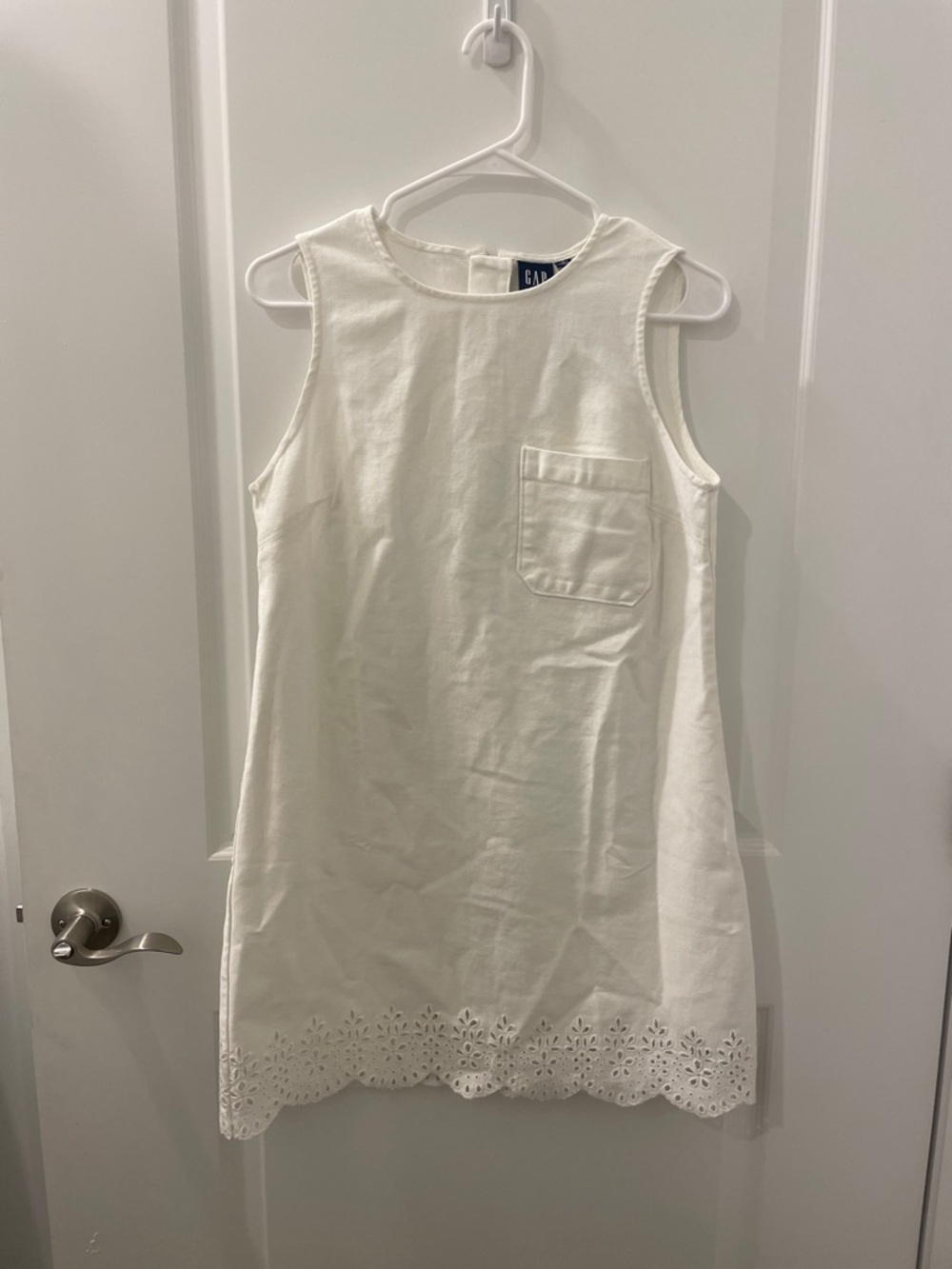 GAP Cream Eyelet Hem Sleeveless Shift Dress with Pocket